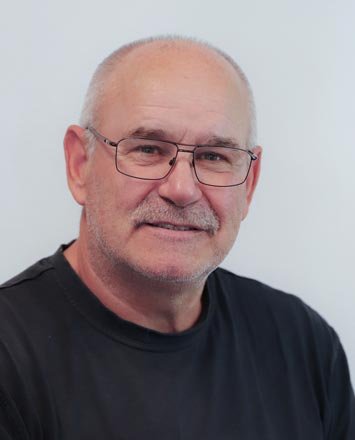 Peter Lübker - Service Manager